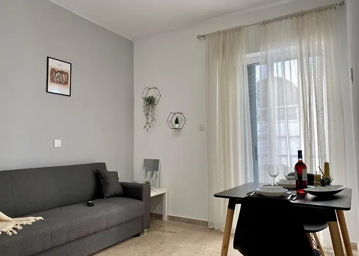 Modern In Town, Walking Distance To The - No 4 Apartamento