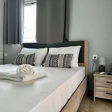 Brand New Apartment, In The Heart Of '4' Apartment *