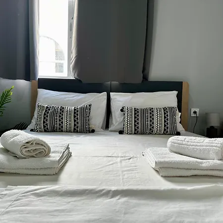Brand New Apartment, In The Heart Of '4' *