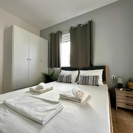Brand New Apartment, In The Heart Of '4' *